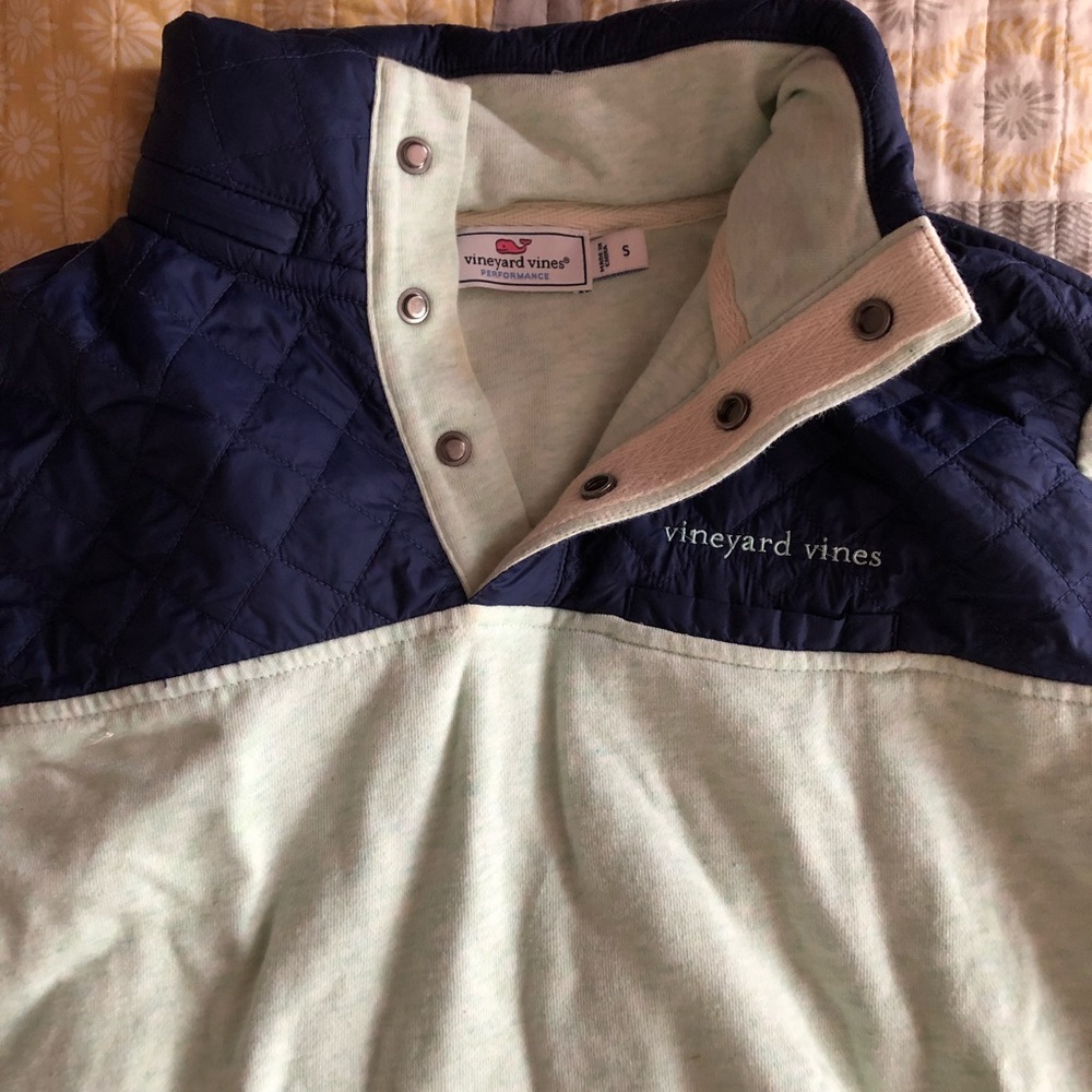 Vineyard Vines pull over.